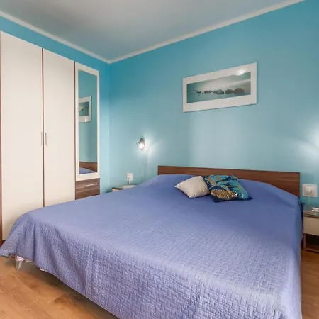 With Parking Space - 7012 Apartman