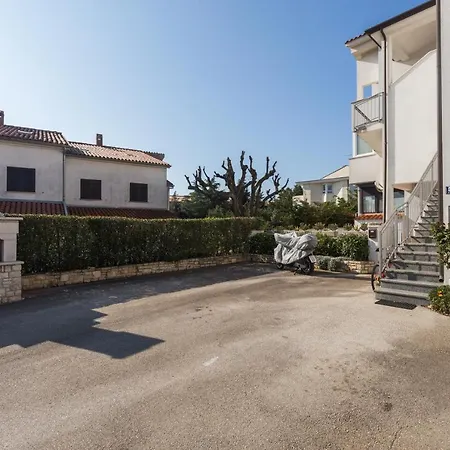 Daire With Parking Space - 7012 *