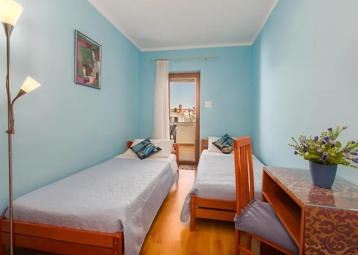 With Parking Space - 7012 Apartamento Poreč