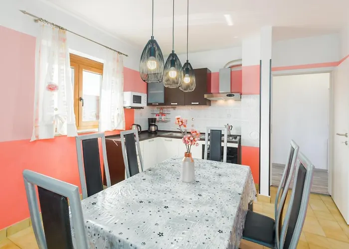 With Parking Space - 7012 Appartement Poreč