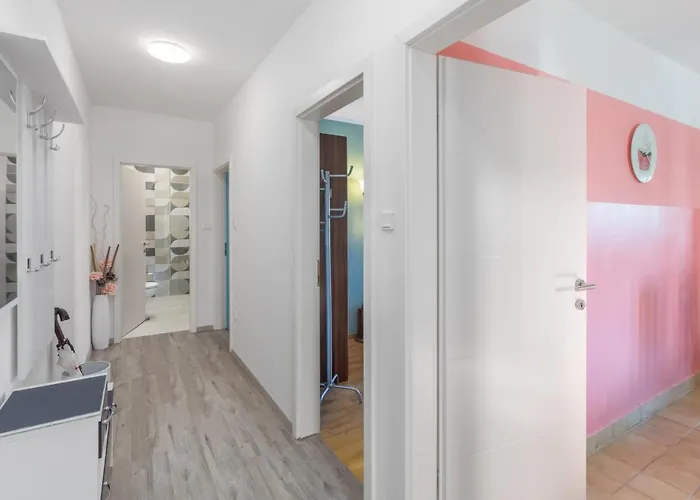 With Parking Space - 7012 Lejlighed Poreč